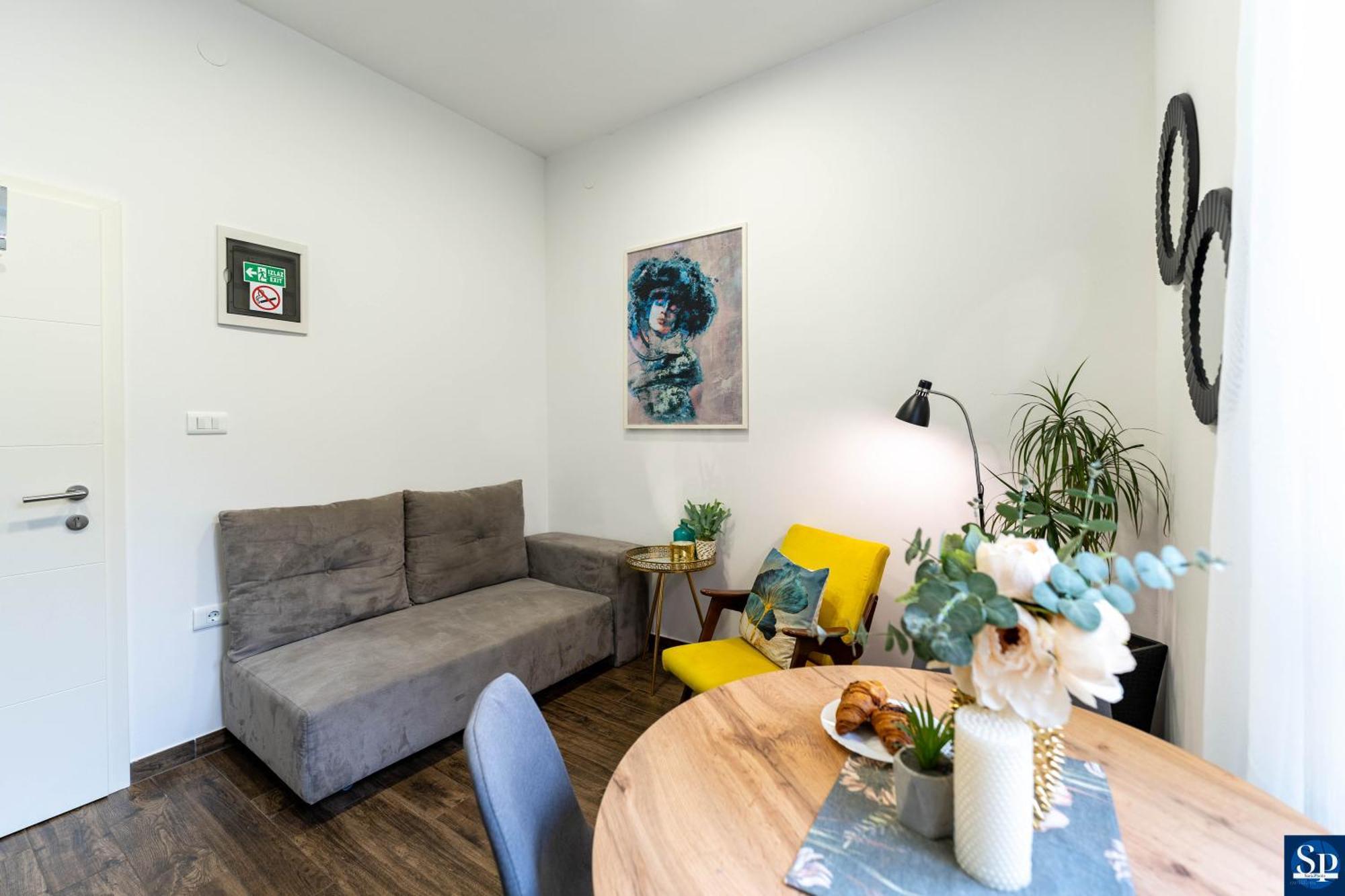 Colosseum Garden Studio Apartments Pula Exteriör bild
