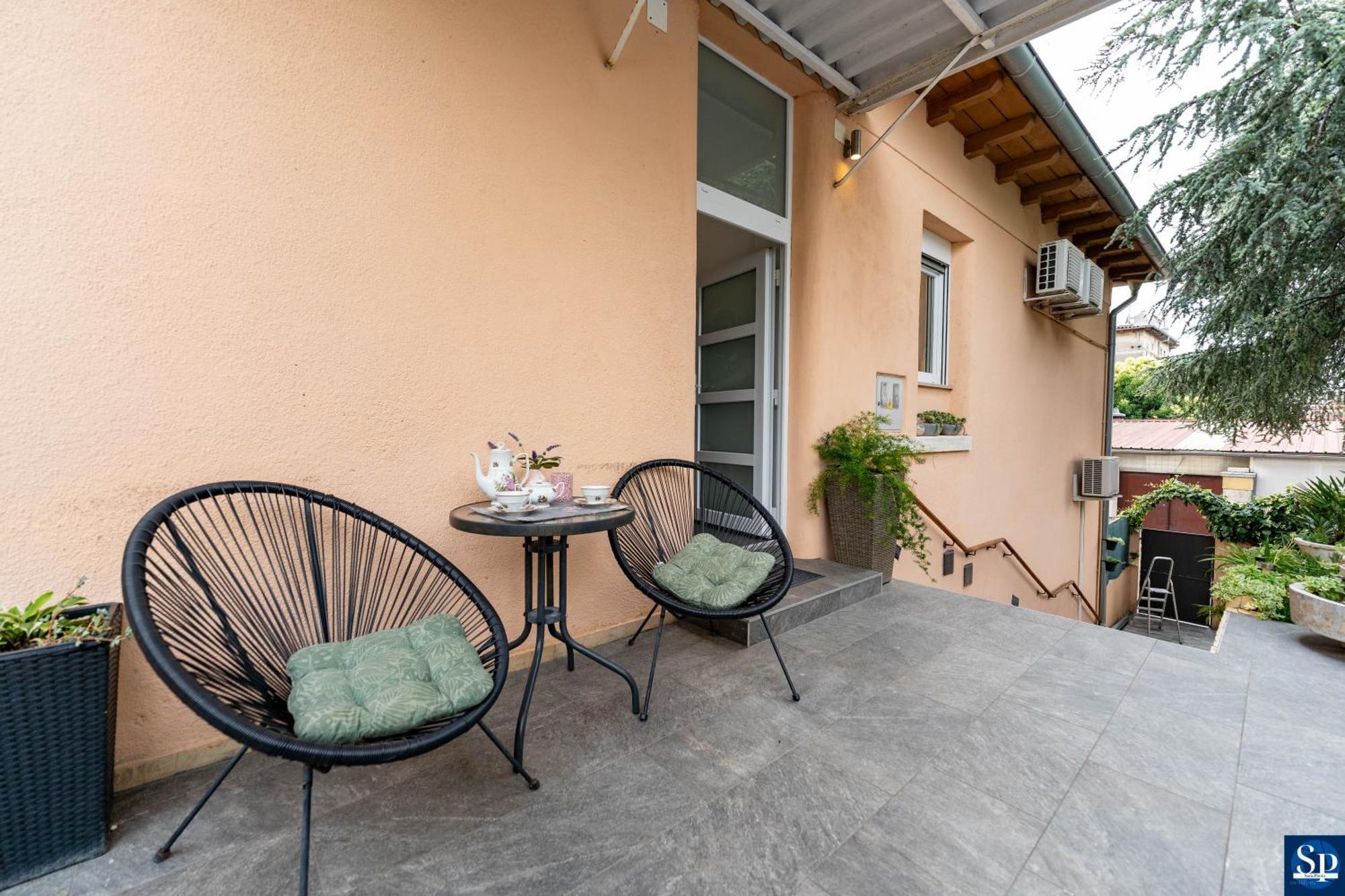 Colosseum Garden Studio Apartments Pula Exteriör bild