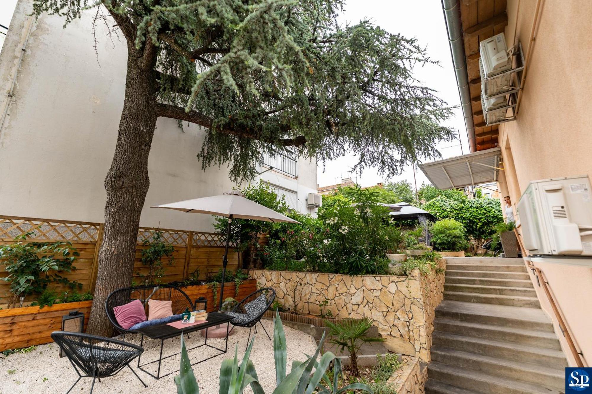 Colosseum Garden Studio Apartments Pula Exteriör bild